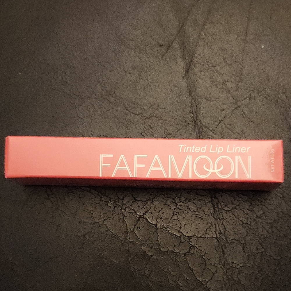 Fafamoon Tinted Lip Liner -- Color 03 - Rose Red. Exp. 9/9/2026.